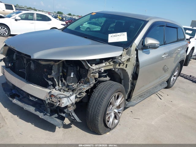 Toyota Highlander Le Plus V6 2015 5TDBKRFH9FS163594 Image 2