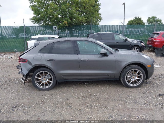 Porsche Macan 2016 WP1AB2A5XGLB58843 Image 13