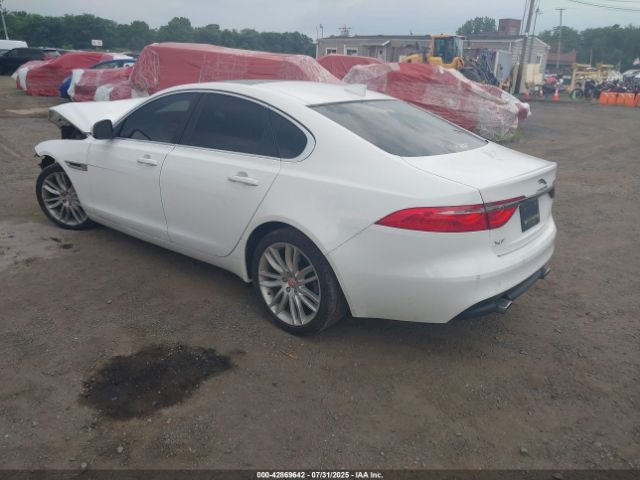 2016 JAGUAR XF SAJBK4BV1GCY22299 Photo 2