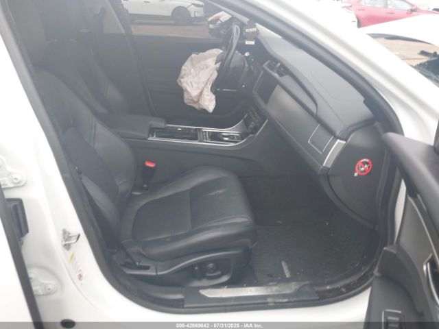 2016 JAGUAR XF SAJBK4BV1GCY22299 Photo 4