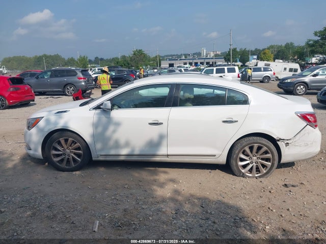 1G4GB5G35EF298454 Buick lfx
