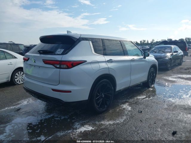 2022 MITSUBISHI OUTLANDER JA4J3UA81NZ058073 Photo 3