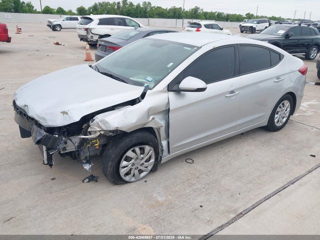 Hyundai 2017 2017 5NPD74LF8HH177477 Image 2