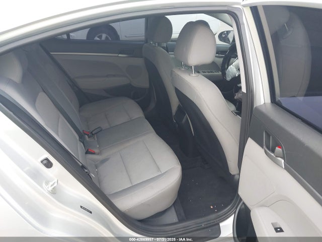 Hyundai 2017 2017 5NPD74LF8HH177477 Image 8