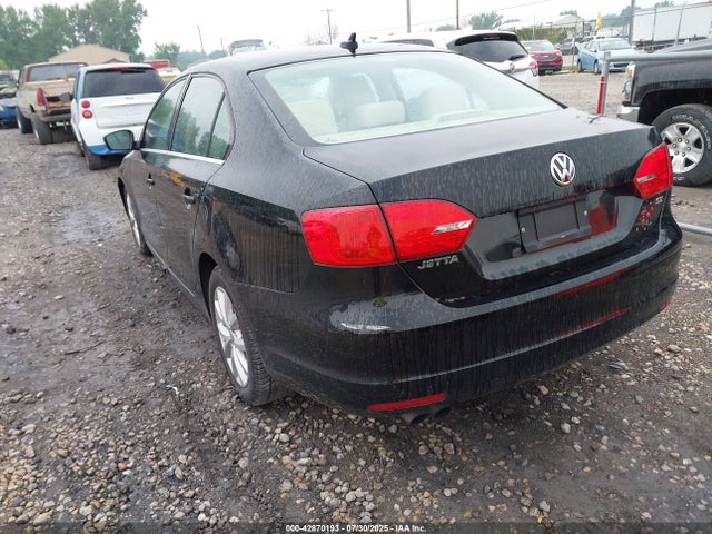 3VWD17AJ1EM394639 Volkswagen Jetta