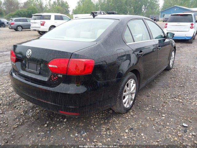 3VWD17AJ1EM394639 Volkswagen Jetta