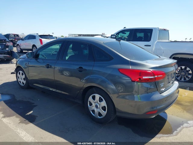 Ford 2016 2016 1FADP3E28GL384083 Image 3