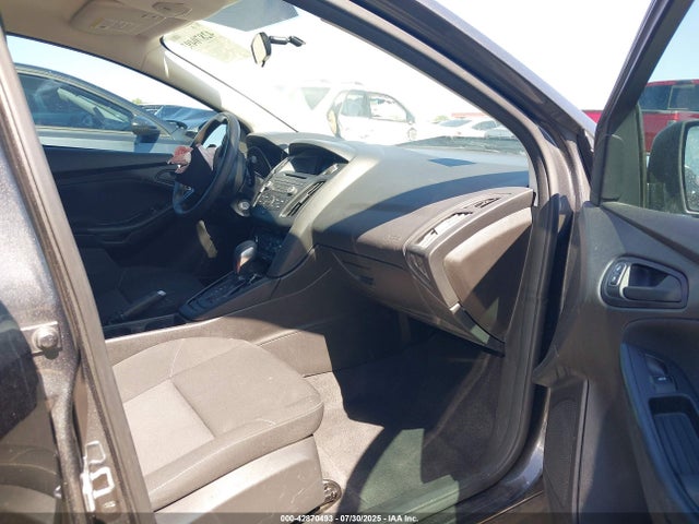 Ford 2016 2016 1FADP3E28GL384083 Image 5