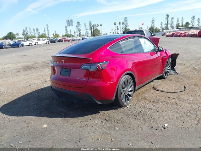 2024 TESLA MODEL Y 7SAYGDEF7RF105137 Photo 3