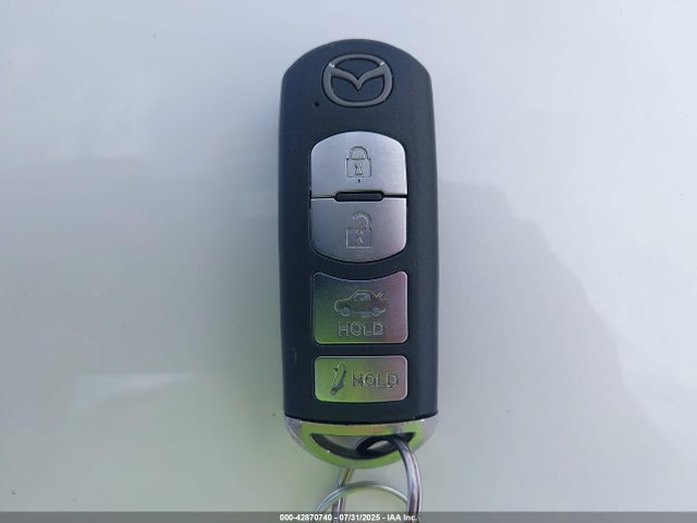 JM1BM1U77G1317451 Mazda pe