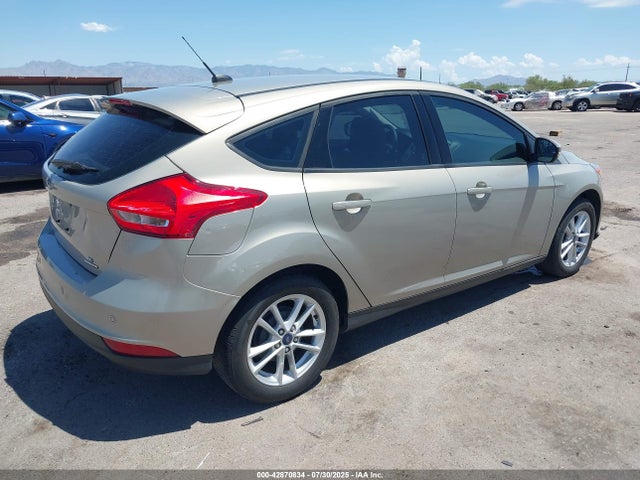 Ford 2016 2016 1FADP3K28GL246709 Image 4