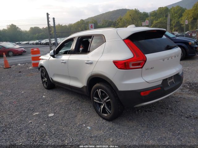 2023 VOLVO XC40 YV4L12UV5P2910685 Photo 2