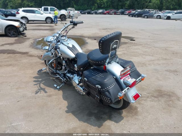 2011 HARLEY-DAVIDSON FLSTC 1HD1BW515BB033861 Photo 2