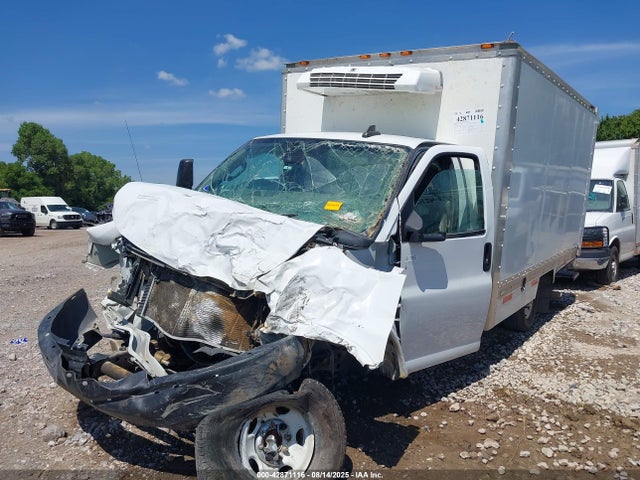 42871116 :رقم المزاد ، 1GD07RFP3K1365348 vin ، 2019 Gmc Savana Cutaway Work Van مزاد بيع