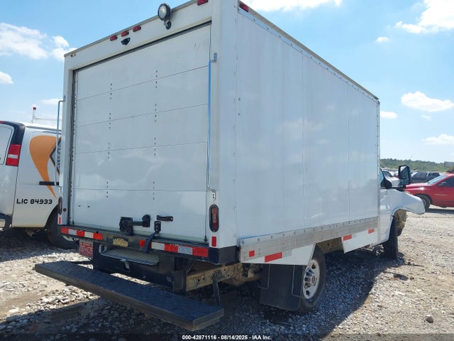 42871116 :رقم المزاد ، 1GD07RFP3K1365348 vin ، 2019 Gmc Savana Cutaway Work Van مزاد بيع