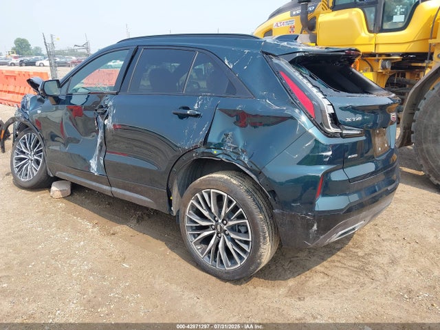 2024 CADILLAC XT4 1GYFZFR45RF125881 Photo 2
