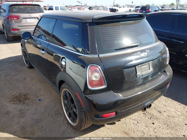 2010 MINI COOPER S WMWMF7C5XATZ71309 Photo 2