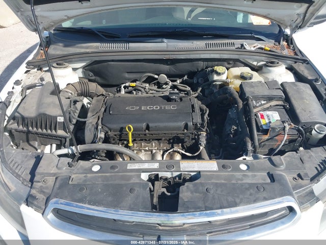 1G1PA5SH2F7211933 Chevrolet luw