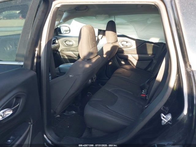 Jeep Cherokee 2019 1C4PJLCB6KD220829 Image 8
