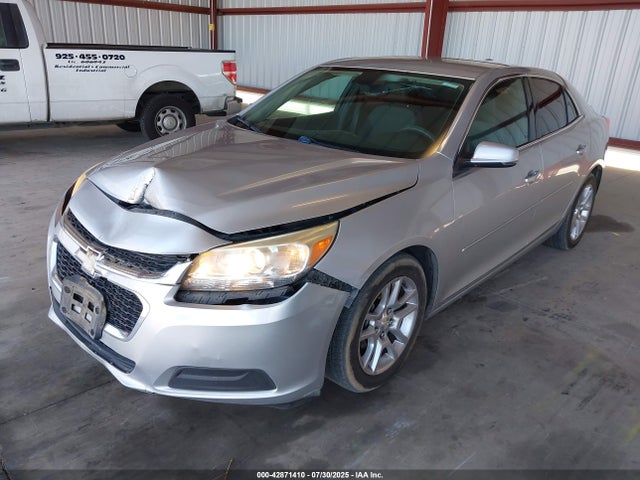 Chevrolet lkw 2015 1G11C5SL6FF329932 Image 2