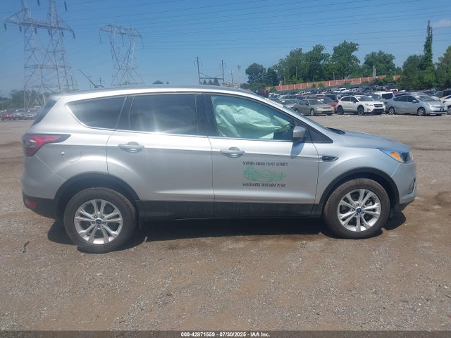 1FMCU9G9XHUD85710 Ford 2017