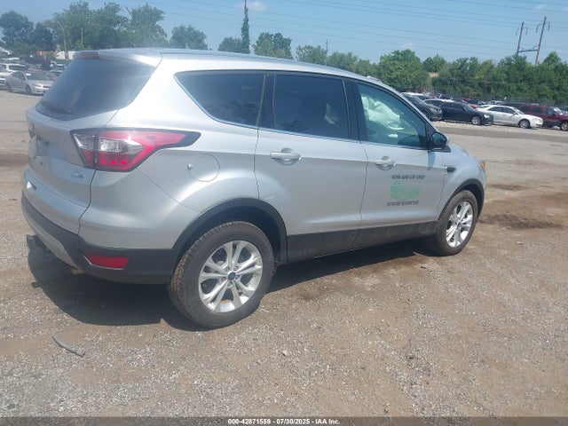 1FMCU9G9XHUD85710 Ford 2017