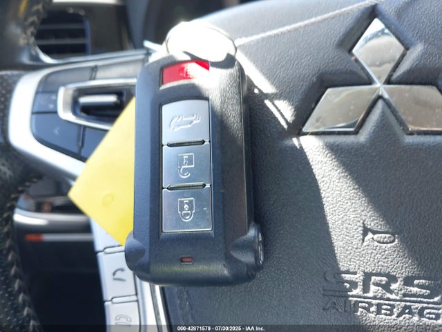 JA4J24A5XJZ070838 Mitsubishi s61 - y61