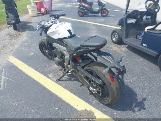 2025 TRIUMPH MOTORCYCLE DAYTONA SMTL23UF5STBT9151 Photo 2