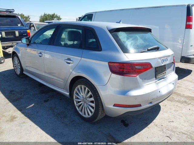 2016 AUDI A3 E-TRON WAUUPBFFXGA164328 Photo 2