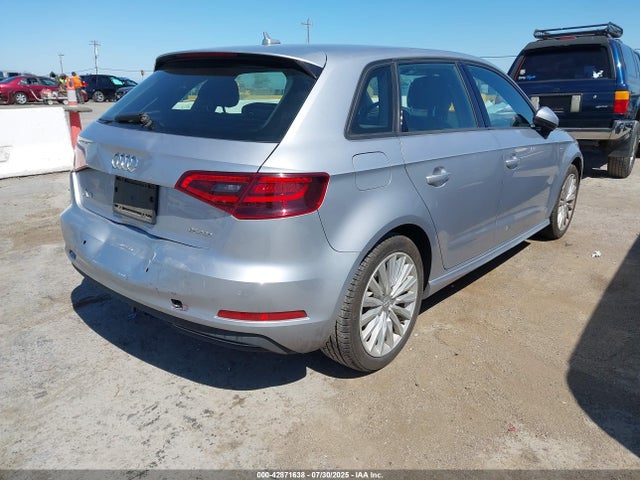2016 AUDI A3 E-TRON WAUUPBFFXGA164328 Photo 3