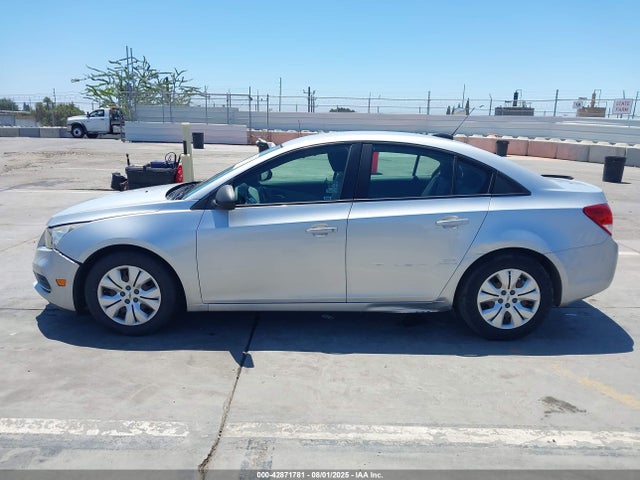 1G1PA5SG9F7227179 Chevrolet lwe