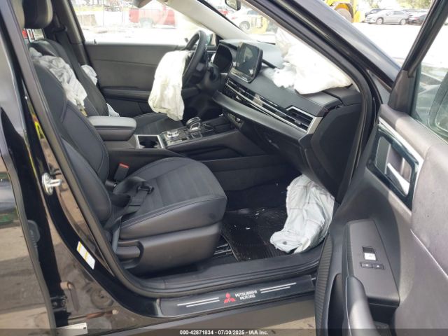 2023 MITSUBISHI OUTLANDER JA4J3UA86PZ026657 Photo 4