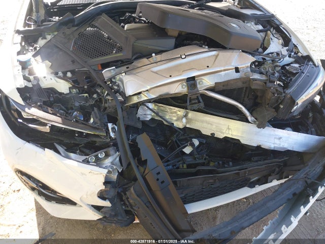 3MW5R1J01N8C47800 BMW 330I