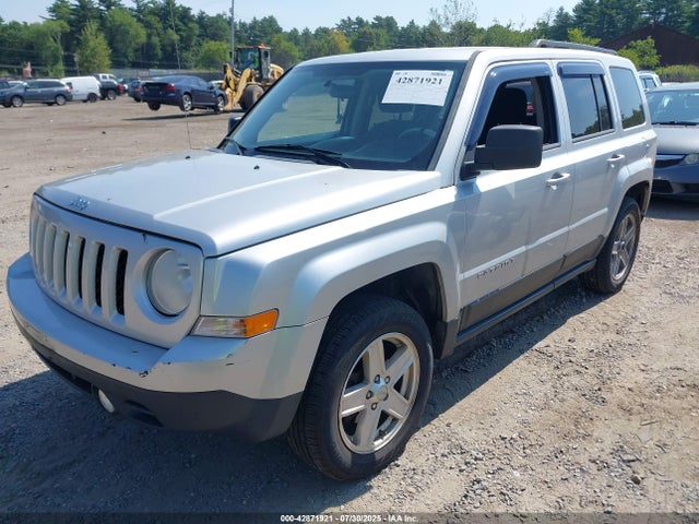 1C4NJRBB9ED560704 Jeep 2014