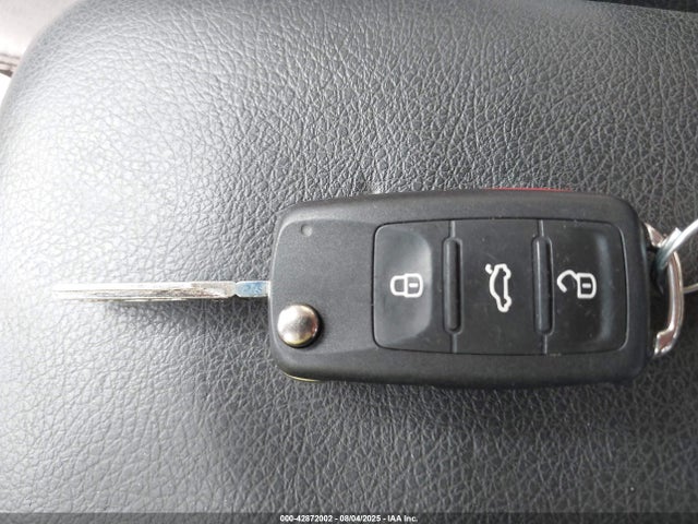 Volkswagen 1.4 tsi 2017 3VW2B7AJ2HM304813 Image 11