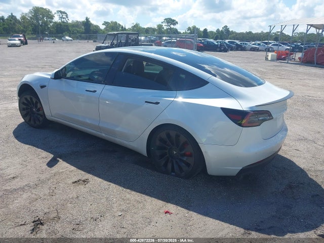 Tesla 2021 2021 5YJ3E1EC3MF913592 Image 3