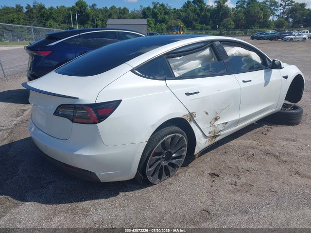 Tesla 2021 2021 5YJ3E1EC3MF913592 Image 4