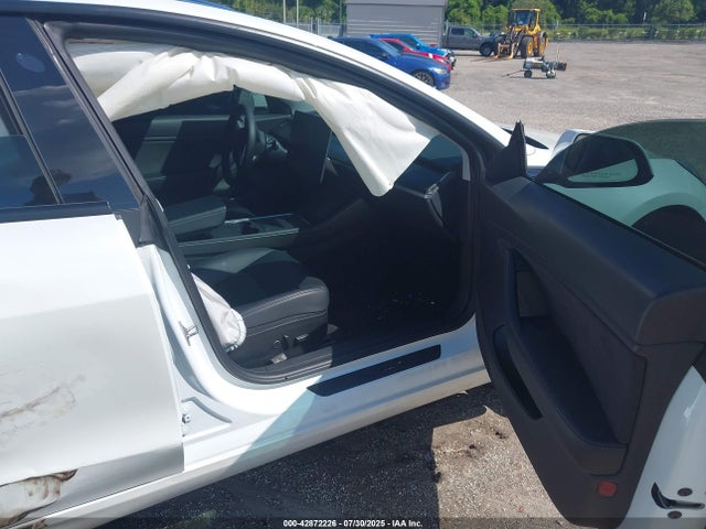 Tesla 2021 2021 5YJ3E1EC3MF913592 Image 5