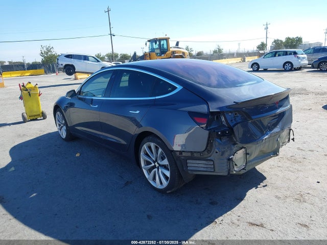 2018 TESLA MODEL 3 5YJ3E1EA8JF024006 Photo 2