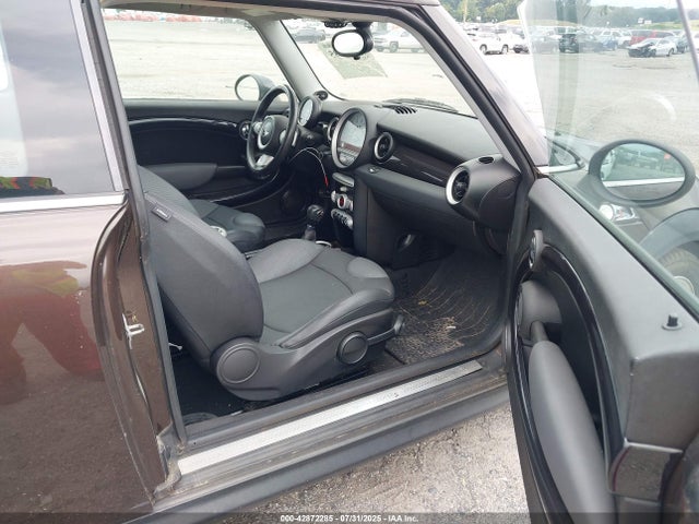 2010 MINI COOPER S CLUBMAN WMWMM3C58ATP94595 Photo 4