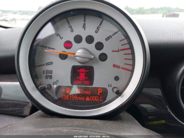 2010 MINI COOPER S CLUBMAN WMWMM3C58ATP94595 Photo 6