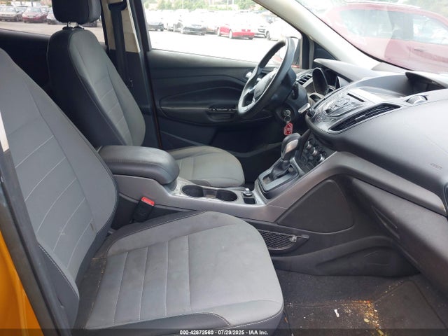 1FMCU9GX7GUC28942 Ford 2016