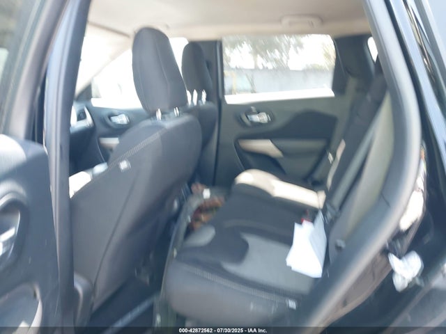 1C4PJLAB0HW661758 Jeep Cherokee