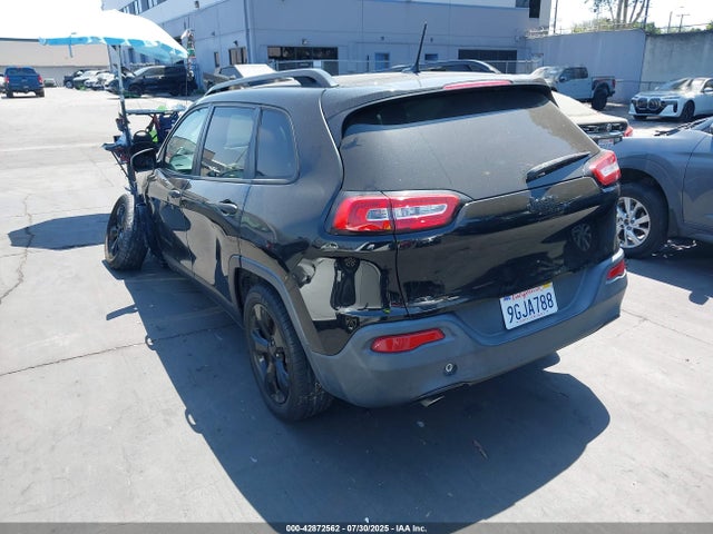 1C4PJLAB0HW661758 Jeep Cherokee