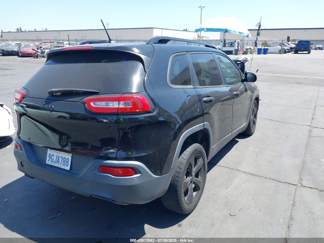 1C4PJLAB0HW661758 Jeep Cherokee