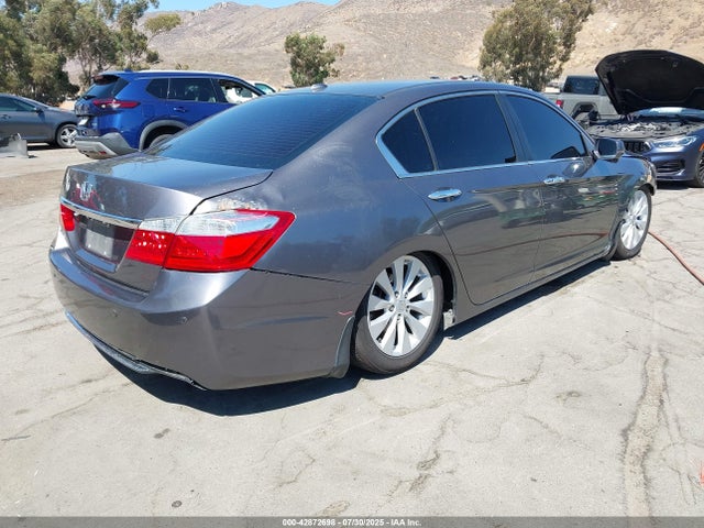 1HGCR2F8XFA107556 Honda k24w1
