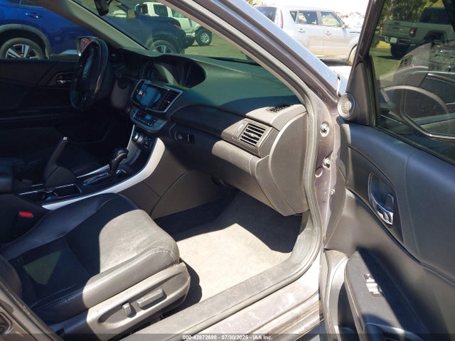 1HGCR2F8XFA107556 Honda k24w1
