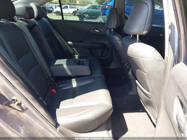 1HGCR2F8XFA107556 Honda k24w1