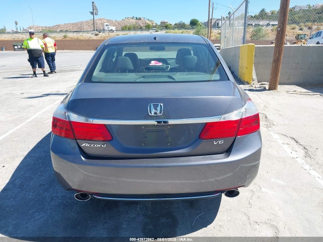 Honda j35y1 2014 1HGCR3F85EA002444 Image 16