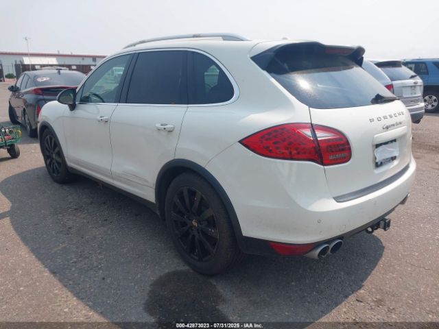 2011 PORSCHE CAYENNE WP1AC2A28BLA83894 Photo 2